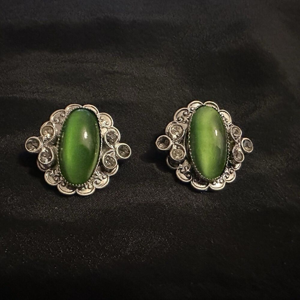 Bead Framed Silvertone Green Rhinestone CLIP Earrings